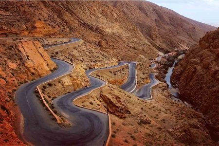 The famous Tissadrine bends at Gorges Dades Tissadrine, an unforgettable road trip through Morocco’s dramatic landscapes.